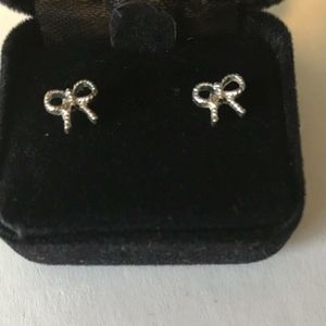 Cute silver bow earrings